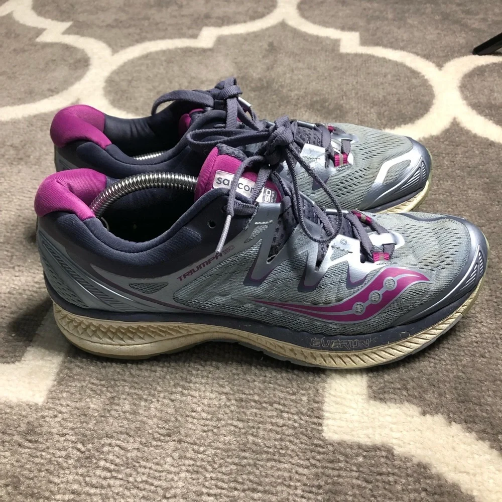 Saucony Sneakers Womens Size 9 Triumph ISO 4 Fog Grey Purple S10413-1 Athletic